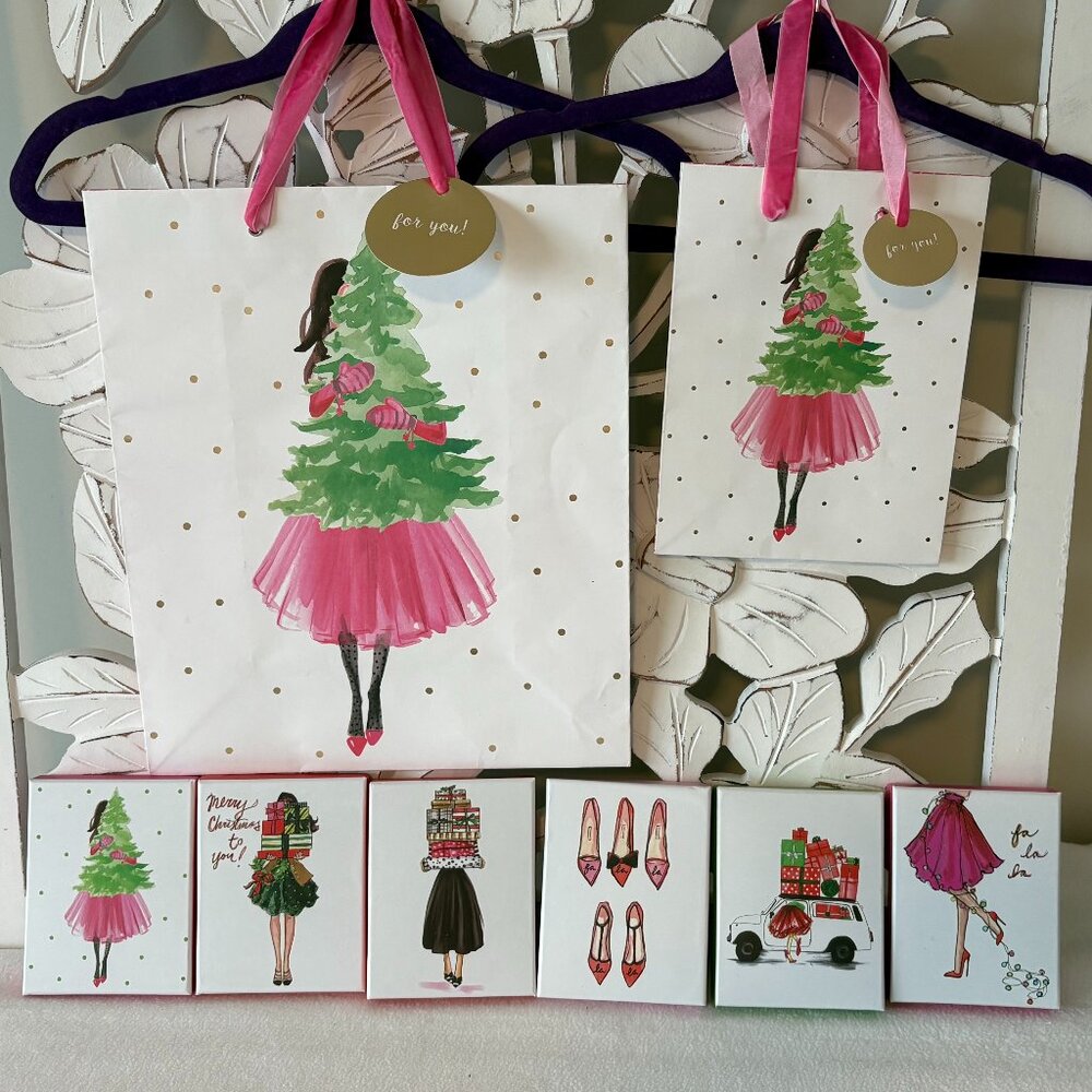 Graphique Fancy Girl Holiday Gift Bags and Gift Box Set of 8